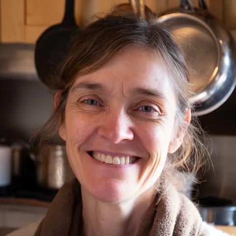 Elizabeth Perry profile photo